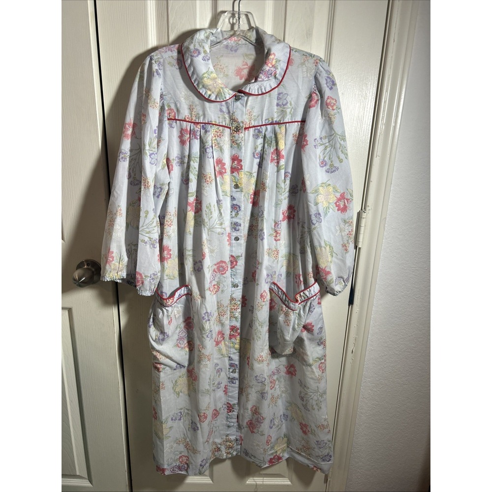 Vintage Plus Size Pastel Floral Front Snap Housecoat/Robe Size XL Missing Tags
